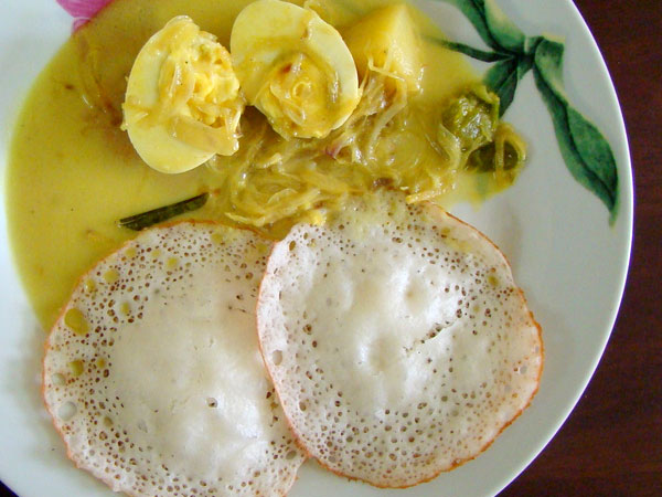 appam and egg stew