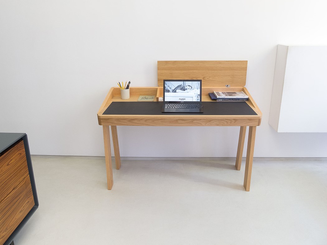 ten_desk_7