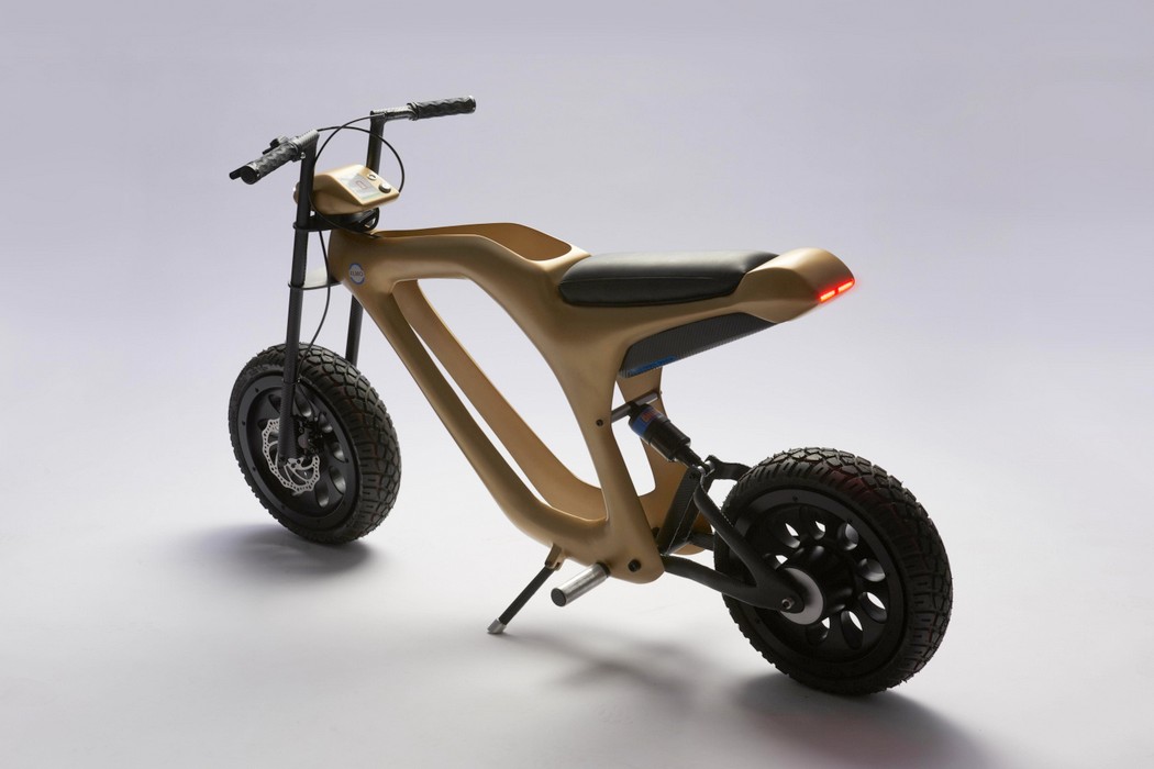 golden_moped_2