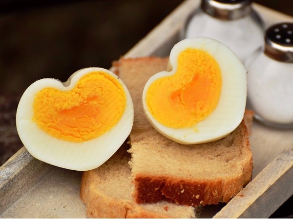 boiled eggs hearts yolk