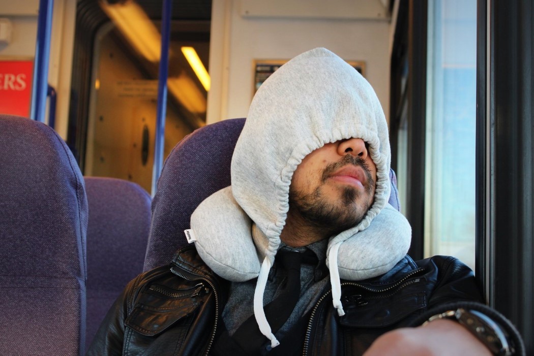 hoodie_pillow_travel_hoodie_2