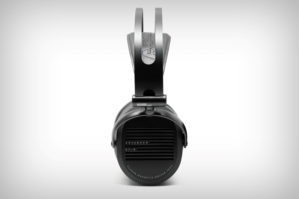 adv_gtr_headphones_10