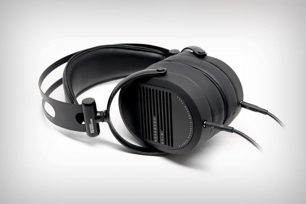 adv_gtr_headphones_11