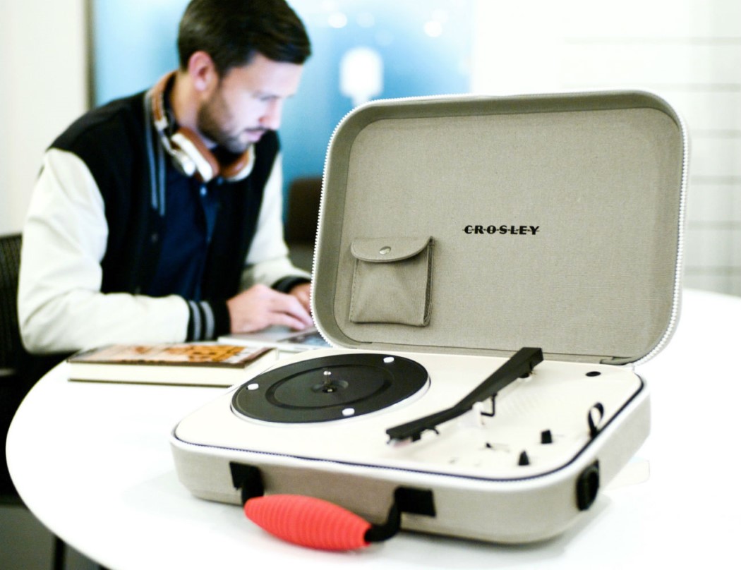 crosley_messenger_2