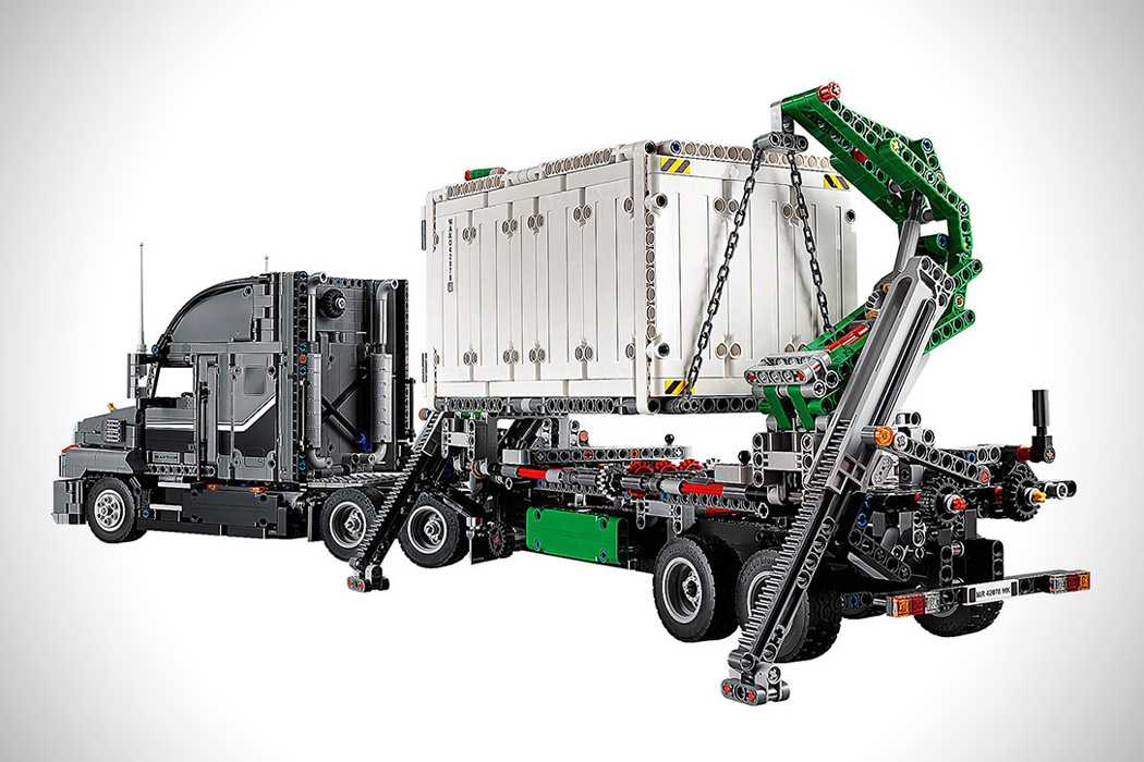 lego_technic_2_in_1_mack_truck_03