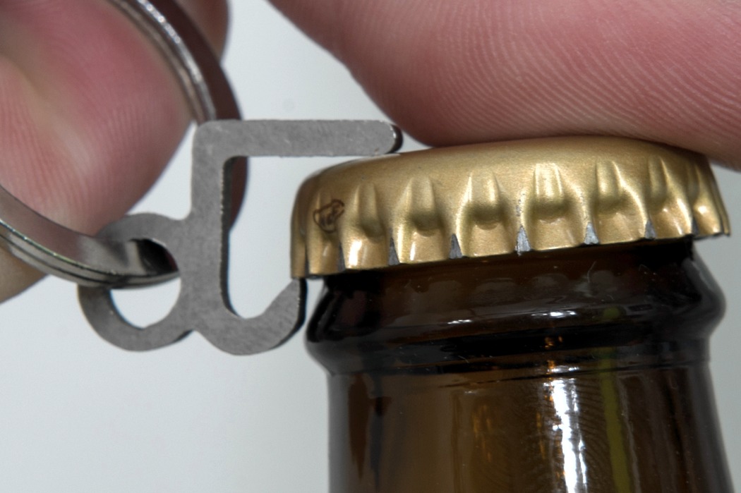 jo_miniature_titanium_bottle_opener_07