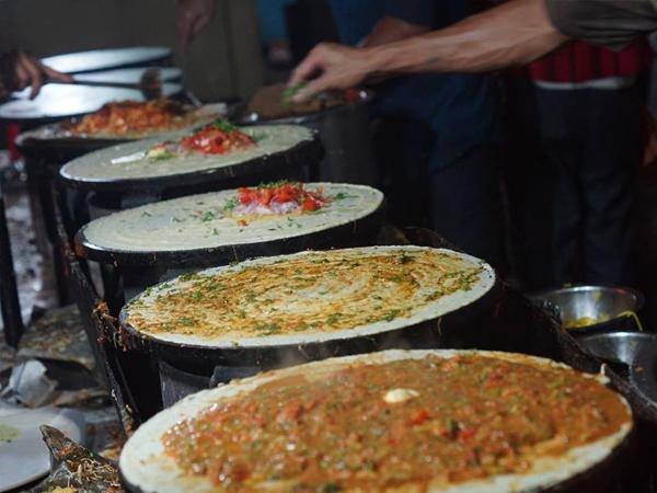 iDiva_Bollywood-eateries_Anand_Stall.jpg