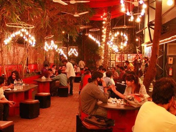 iDiva_Bollywood-eateries_Prithvi_Cafe.jpg