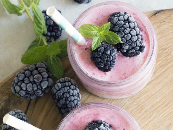 Coconut-smoothie-with-fruits-and-protein-powder