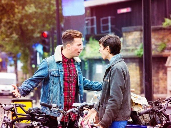 Boyfriends fighting on the street 