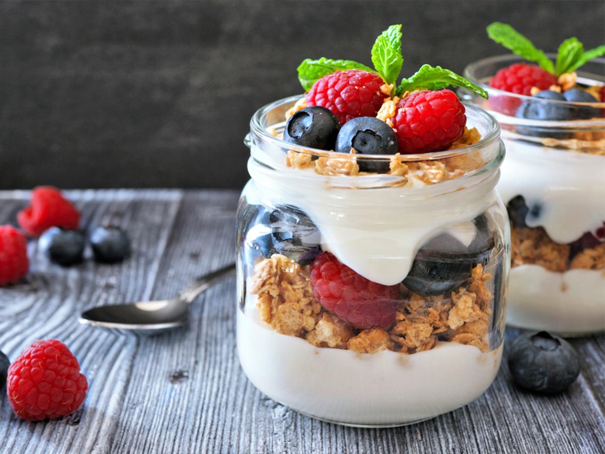 Greek yoghurt berry parfait are one of the healthiest dessert to make,