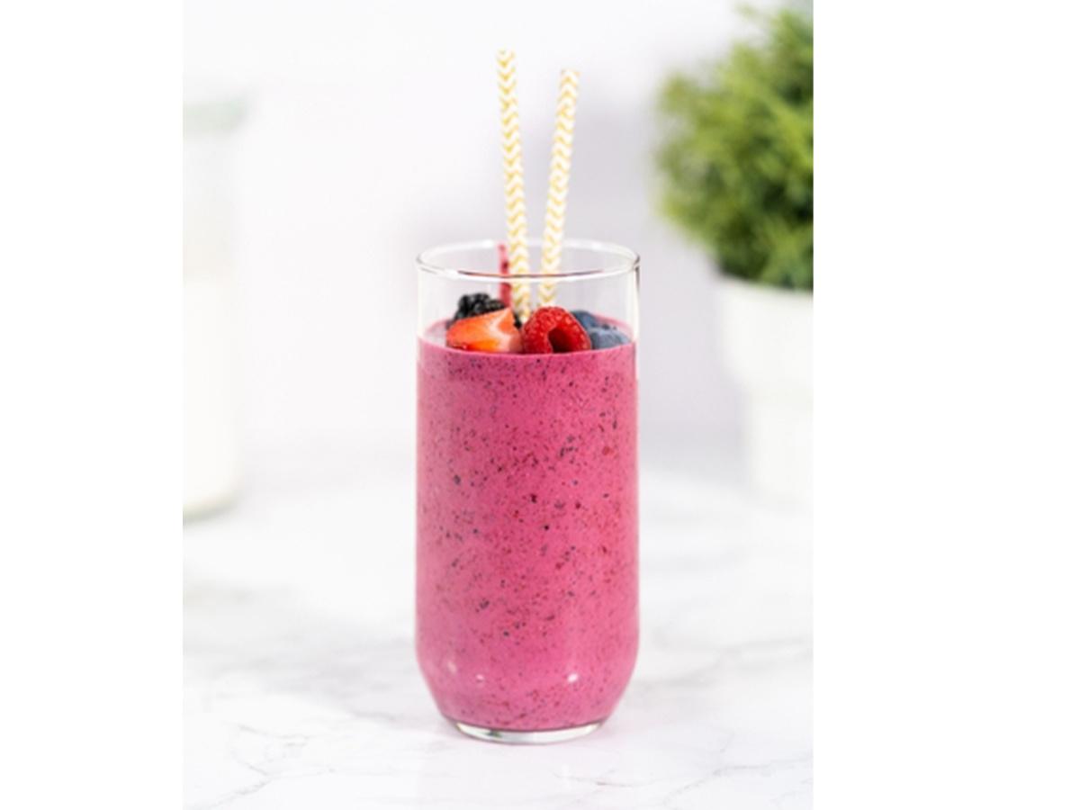 Mixed berry smoothie recipe for power-packed workout,