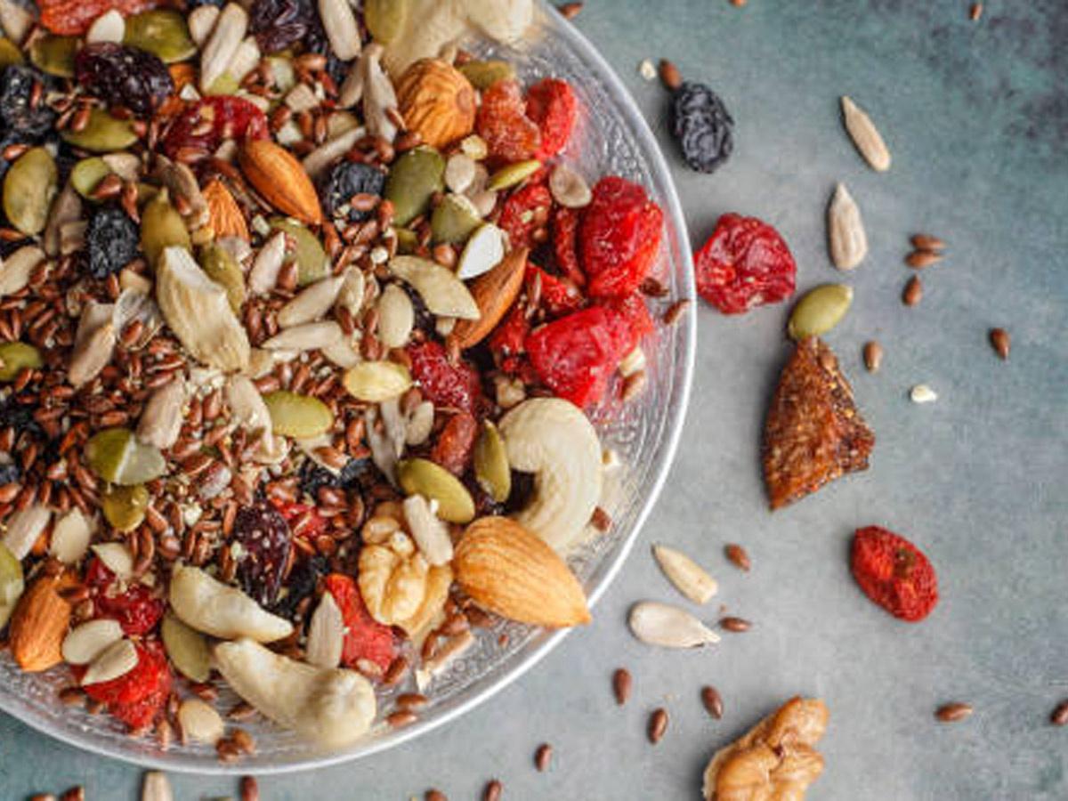 Nuts & seeds is one of the best food that helps the immune system